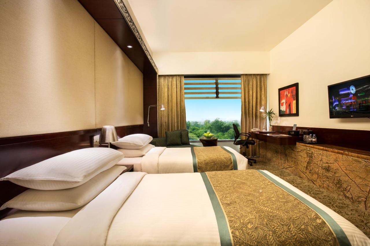 Crowne Plaza Ahmedabad City Centre By Ihg Exterior foto